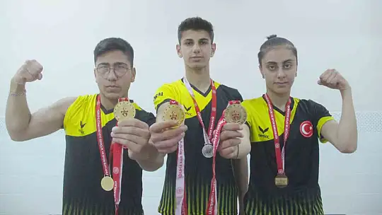 Dünya şampiyonu Emel öğretmen artık öğrencileri için ter döküyor