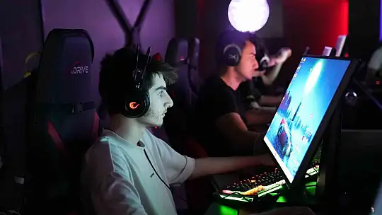 E-spor Merkezinde heyecan dolu turnuvanın şampiyonu belli oldu