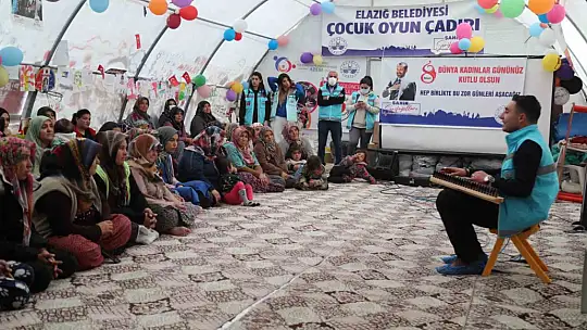 Elazığ Belediyesi depremzede kadınları yalnız bırakmadı