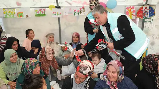Elazığ Belediyesi depremzede kadınları yalnız bırakmadı