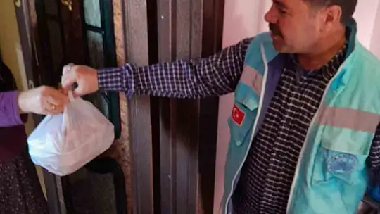 Elazığ Belediyesi ihtiyaç sahiplerini yalnız bırakmıyor