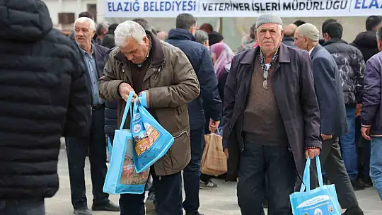 Elazığ Belediyesinden can dostlara 10 ton mama ve kuş yemi desteği