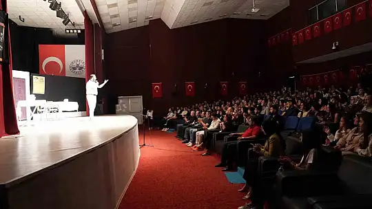 Elazığ'da '2+25' gösterisi sahnelendi