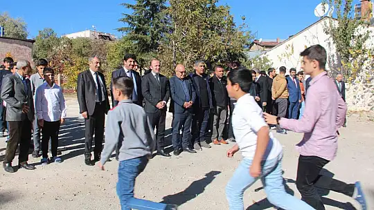 Elazığ'da 'Deprem Anı, Çök Kapan Tutun ve Tahliye' tatbikatı yapıldı