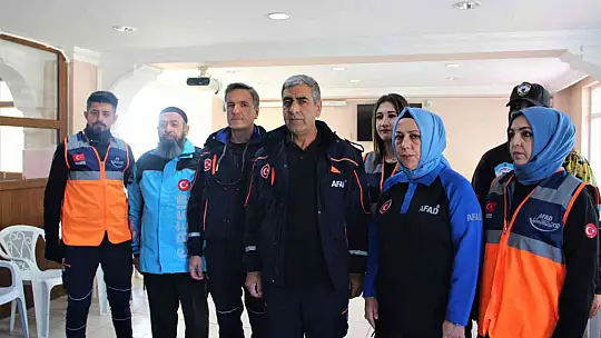 Elazığ'da 'Deprem Anı, Çök Kapan Tutun ve Tahliye' tatbikatı yapıldı