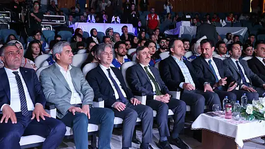 Elazığ'da 'gençler arası kültür ve sanat yarışmaları finalleri' başladı