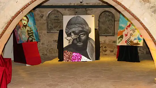 Elazığ'da 'Kadın temalı' resim sergisi açıldı