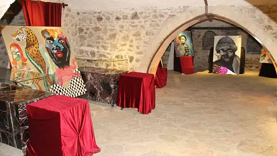 Elazığ'da 'Kadın temalı' resim sergisi açıldı