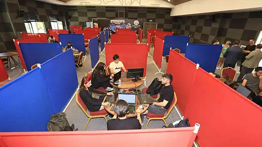 Elazığ'da, 'NASA Space Apps Challenge' etkinliğine yoğun ilgi