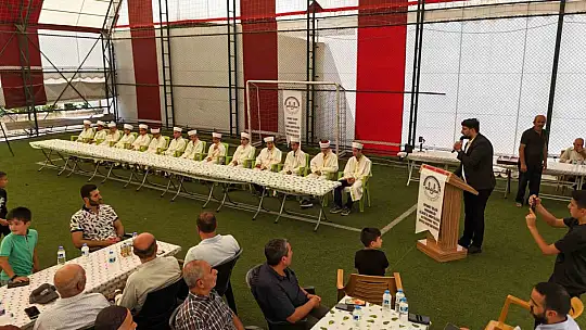 Elazığ'da 13 hafız için program düzenlendi