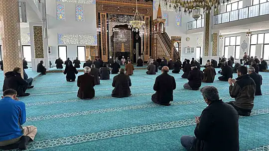 Elazığ'da 14 asırlık mukabele geleneğini genç hafızlar sürdürüyor