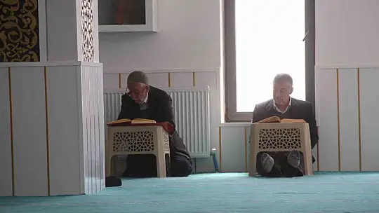 Elazığ'da 14 asırlık mukabele geleneğini genç hafızlar sürdürüyor