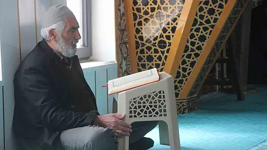 Elazığ'da 14 asırlık mukabele geleneğini genç hafızlar sürdürüyor