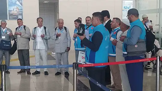 Elazığ'da 187 hacı adayı dualarla uğurlandı