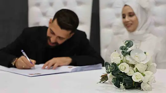 Elazığ'da 21 çift mutluluğa 24.04.2024'te 'Evet' dedi