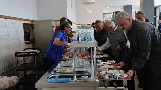 Elazığ'da 4 çeşit yemeğin 50 lira olduğu Şehir Lokantası açıldı