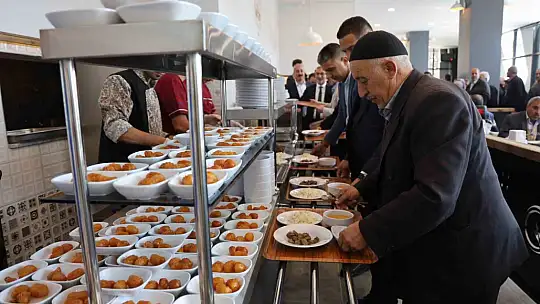Elazığ'da 4 çeşit yemeğin 50 lira olduğu Şehir Lokantası açıldı