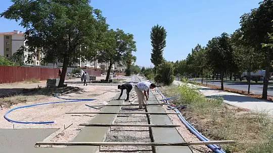 Elazığ'da 7 bin 200 metrelik bisiklet yolunun yapımı sürüyor