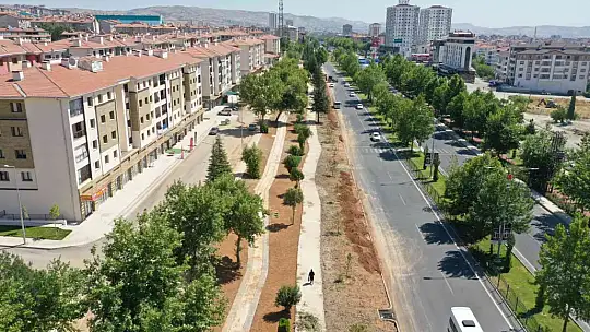 Elazığ'da 7 bin 200 metrelik bisiklet yolunun yapımı sürüyor