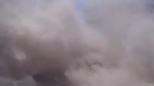 Elazığ'da ağır hasarlı binaların yıkımı sürüyor