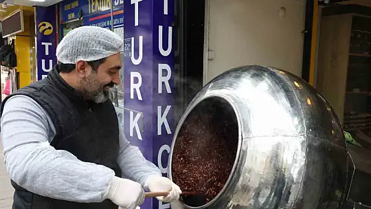 Elazığ'da bademin badem şekerine yolculuğu başladı