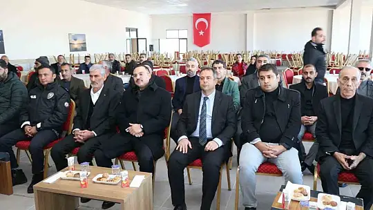 Elazığ'da bal süzme makinesi dağıtım programı düzenlendi