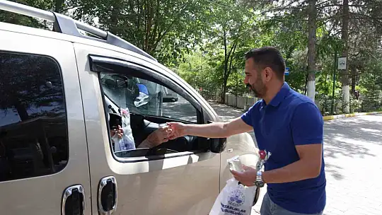 Elazığ'da bayram arefesinde kabir ziyareti