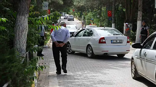 Elazığ'da bayram arefesinde kabir ziyareti