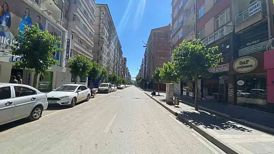 Elazığ'da bayram nedeniyle yollar boş kaldı