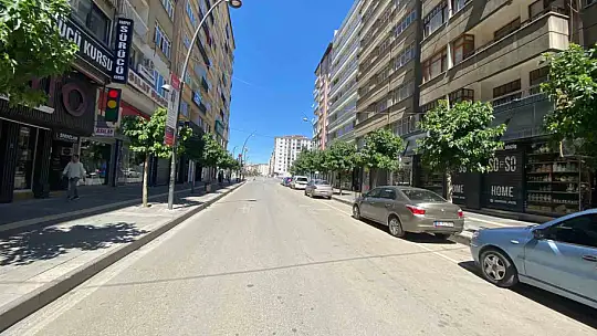 Elazığ'da bayram nedeniyle yollar boş kaldı