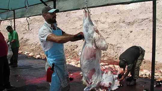 Elazığ'da bayramın üçüncü gününde kurban kesimleri devam etti