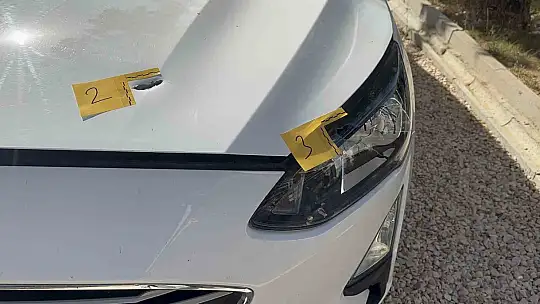 Elazığ'da belediye meclis üyesinin aracına silahlı saldırı