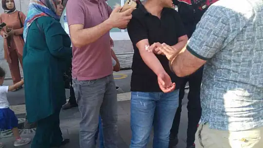 Elazığ'da bıçaklı kavga: 3 yaralı