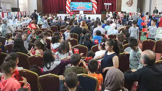 Elazığ'da bilim şenliği renkli görüntüler oluşturdu