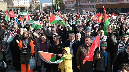 Elazığ'da binlerce kişi Filistin için yürüdü