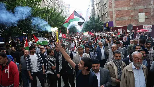 Elazığ'da binlerce kişi Filistin için yürüdü