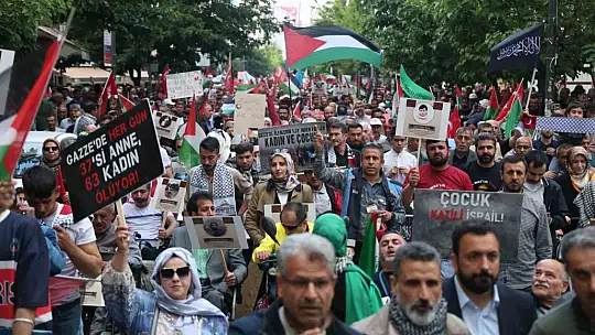 Elazığ'da binlerce kişi Filistin için yürüdü