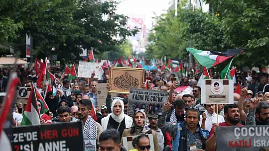 Elazığ'da binlerce kişi Filistin için yürüdü