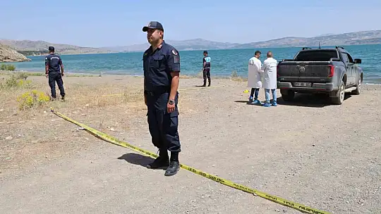Elazığ'da bir araç içerisinde 2 kişi ölü bulundu