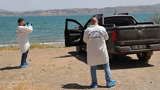 Elazığ'da bir araç içerisinde 2 kişi ölü bulundu