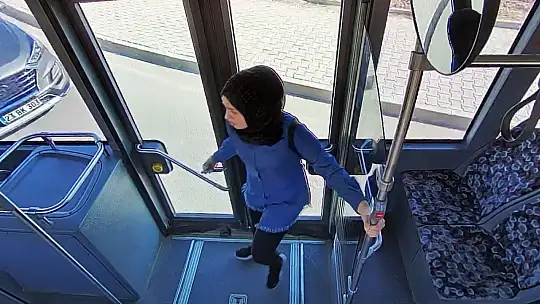 Elazığ'da biri ağır 3 kişinin yaralandığı kazanın görüntüleri ortaya çıktı