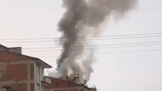 Elazığ'da çatı yangını korkuttu