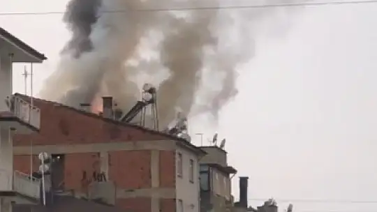 Elazığ'da çatı yangını korkuttu