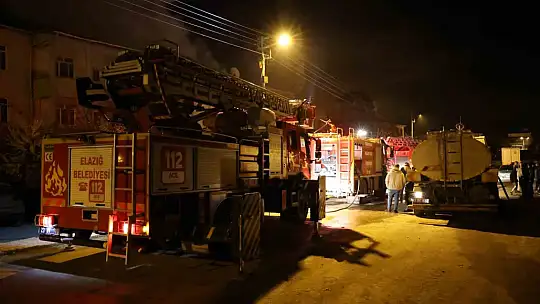 Elazığ'da çatı yangını