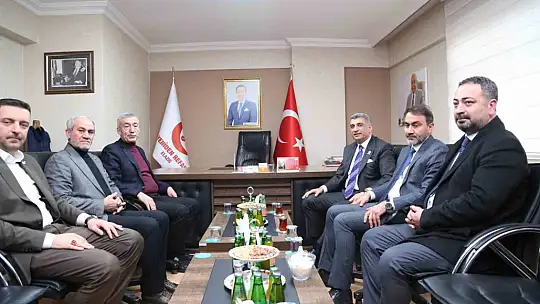 Elazığ'da CHP'li aday seçim öncesi diğer siyasi partilerin adayları ile bir araya geldi