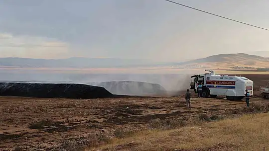 Elazığ'da çıkan yangında 400 ton saman kül oldu