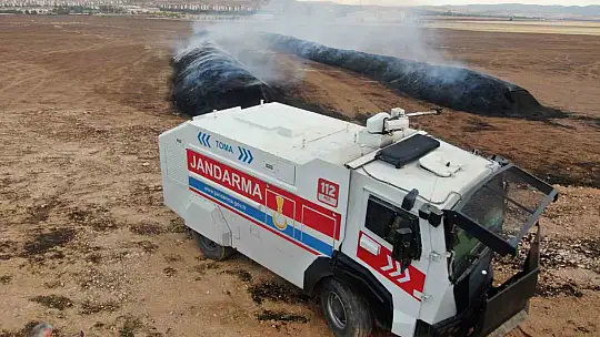 Elazığ'da çıkan yangında 400 ton saman kül oldu