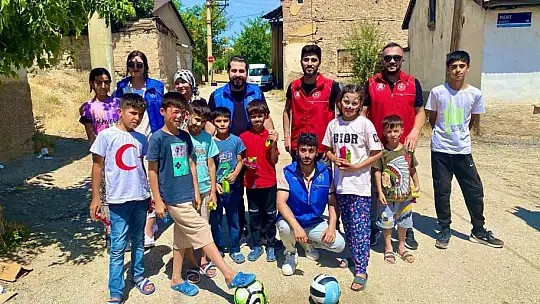 Elazığ'da çocuklar sokak oyunları ile keyifli anlar yaşadı