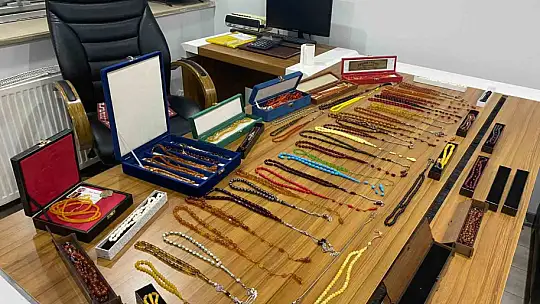 Elazığ'da daire fiyatına tespih koleksiyonu