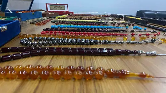 Elazığ'da daire fiyatına tespih koleksiyonu